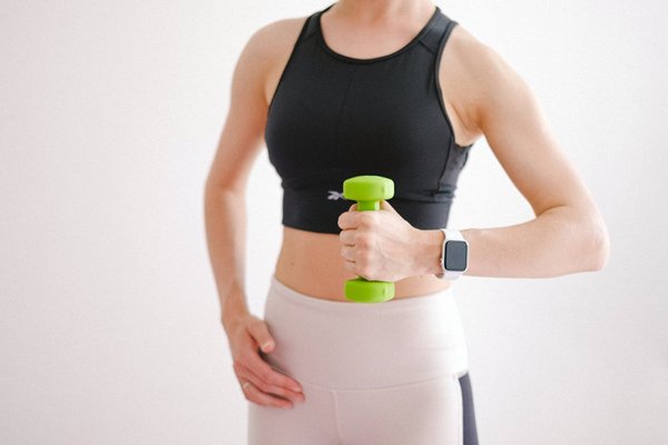 Comment activer et utiliser la fonctionnalité de suivi des objectifs de fitness sur une Apple Watch?